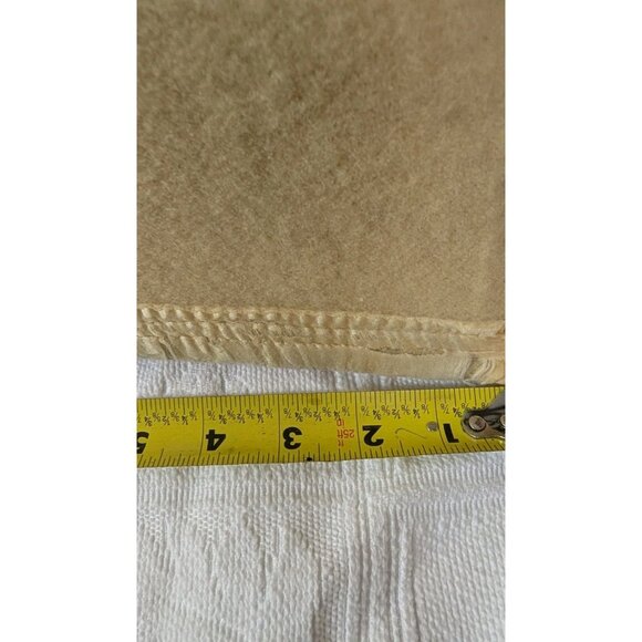 Vtg Blanket Hudson Bay ? or similar 3.5 point Wool 63x72 Gold white label READ - Picture 14 of 16